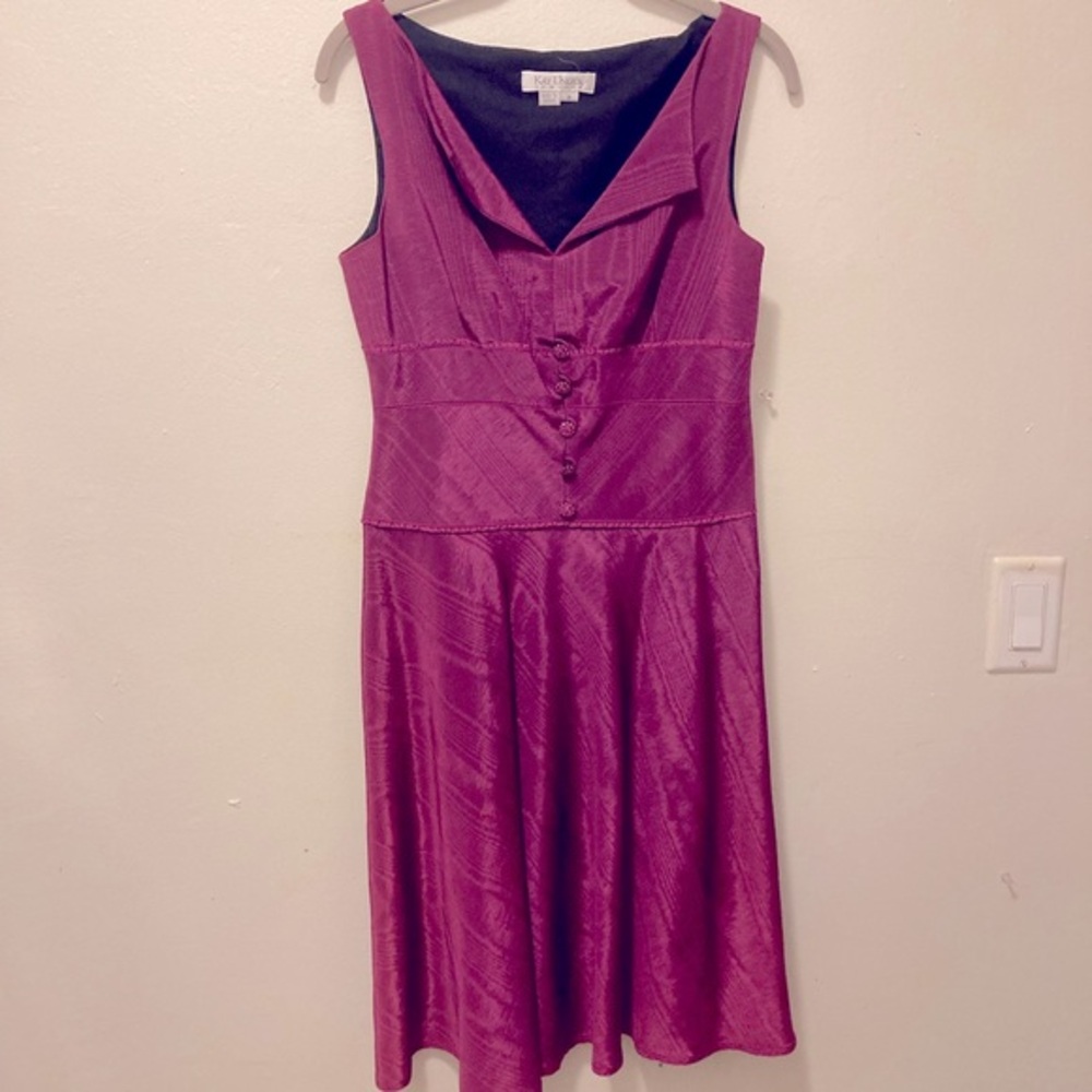 NWOT Kay Unger silk dress with jeweled buttons size 8